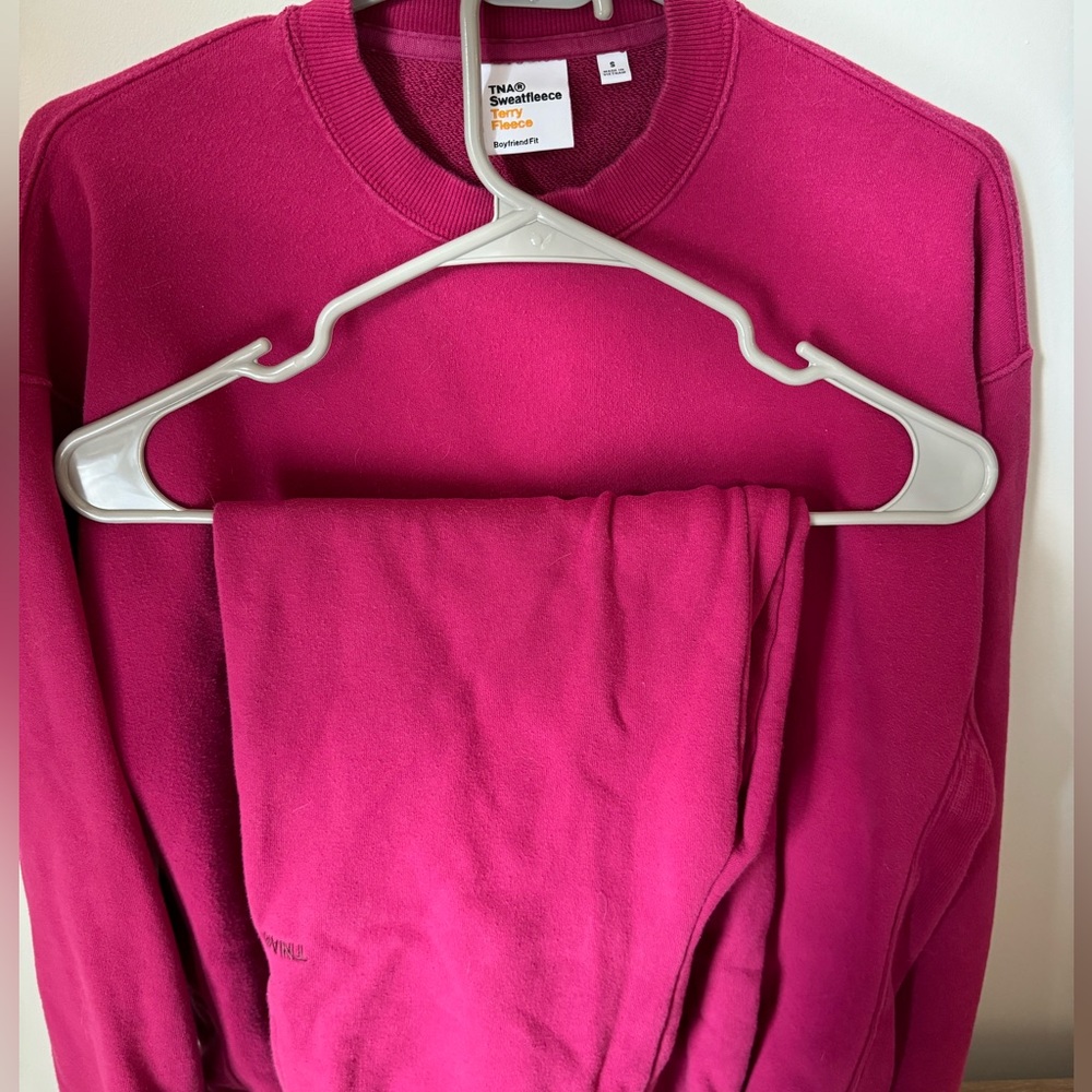 ARITZIA TNA SWEATSUIT!